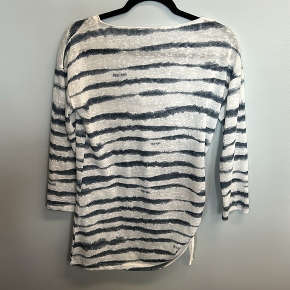 Marbel size M white and blue top with side scrunch - Picture 4 of 6